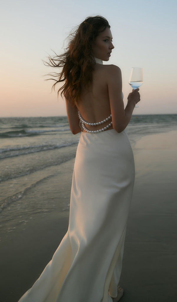 Beyaz Saten İnci Dekorlu Uzun Elbise